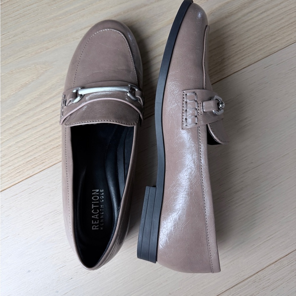 Reaction Kenneth Cole woman’s  Brown Loafers size 8.5